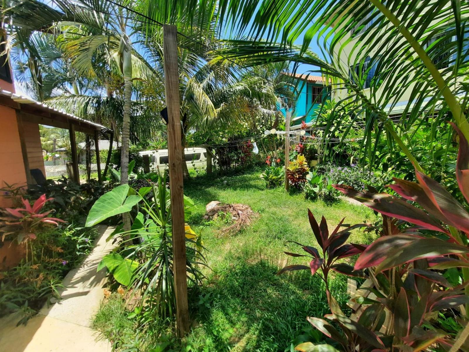 Roatan Backpackers' Hostel Sandy Bay Buitenkant foto