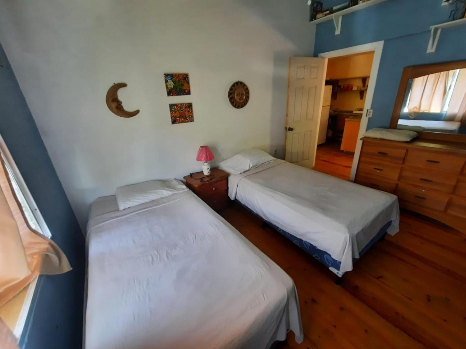 Roatan Backpackers' Hostel Sandy Bay Buitenkant foto