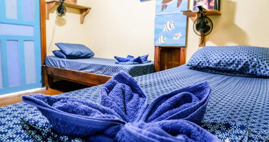Roatan Backpackers' Hostel Sandy Bay Buitenkant foto